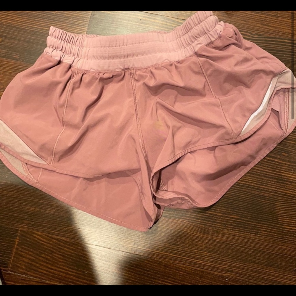 Lulu lemon pink hottie hot shorts 4/6
